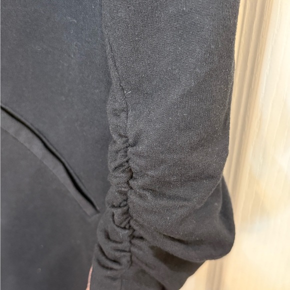 Gibson Elegant Black Outerwear - Picture 3 of 5